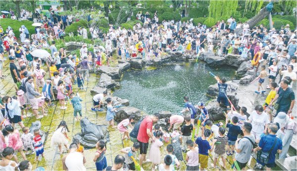 隆源配资 “泉文化+周边游”点燃济南暑期文旅市场